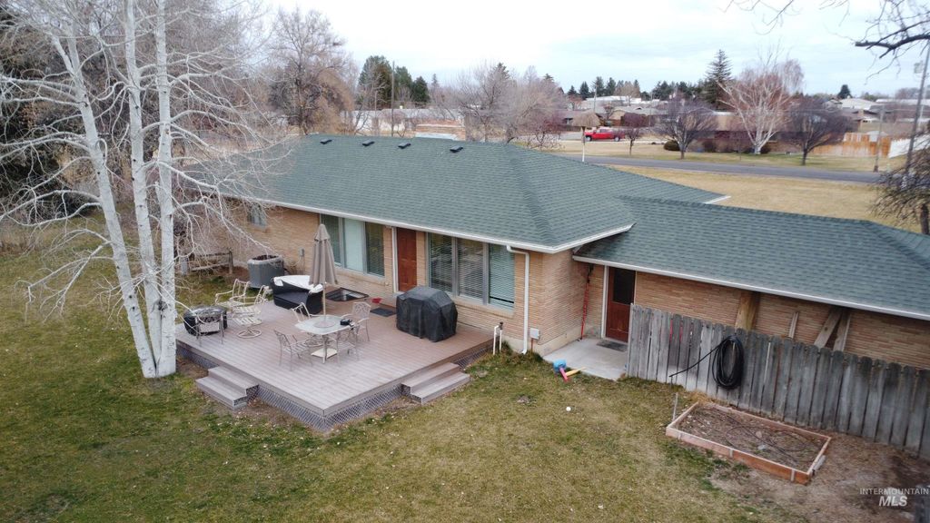 2616 Burton Ave, Burley, ID 83318 photo 2