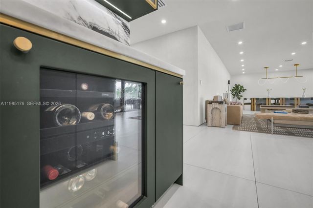 4430 Casper Ct, Hollywood, FL 33021