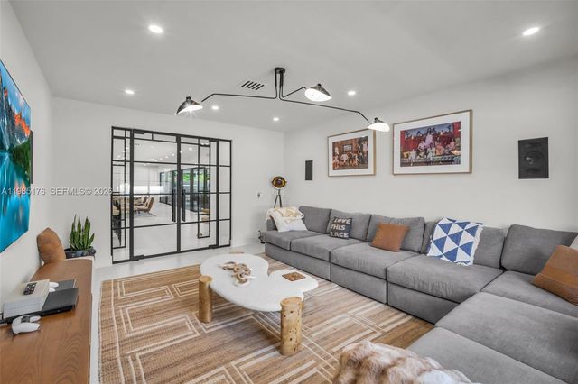 4430 Casper Ct, Hollywood, FL 33021