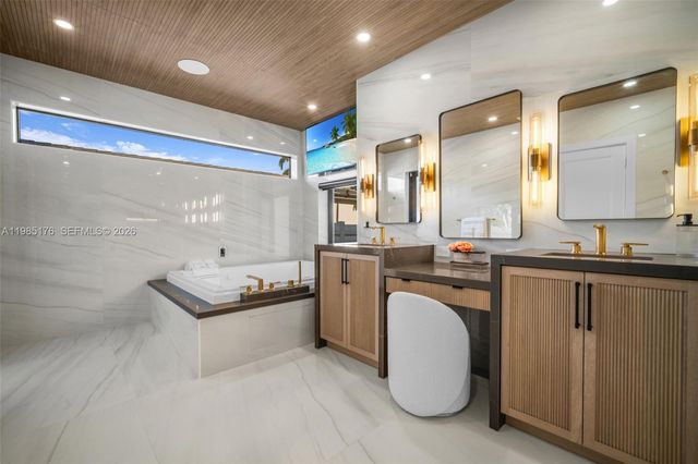 4430 Casper Ct, Hollywood, FL 33021