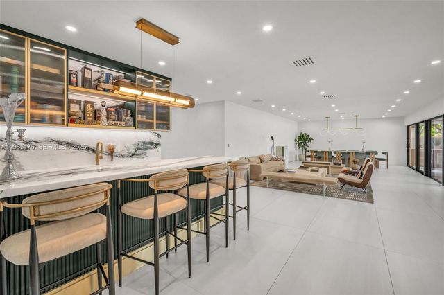 4430 Casper Ct, Hollywood, FL 33021