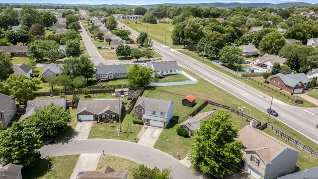 1010 Lowrey Pl, Spring Hill, TN 37174