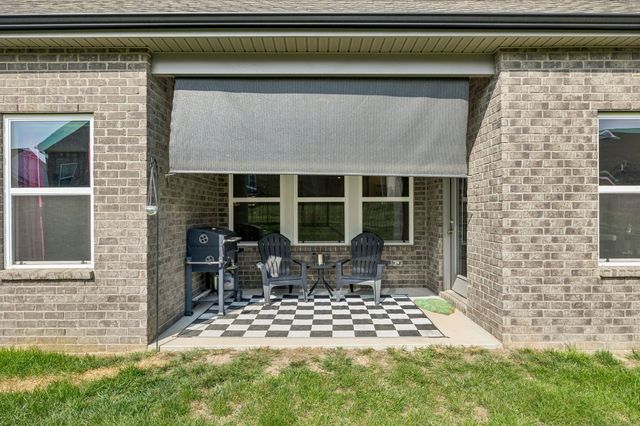 375 Triple Crown Cir, Gallatin, TN 37066