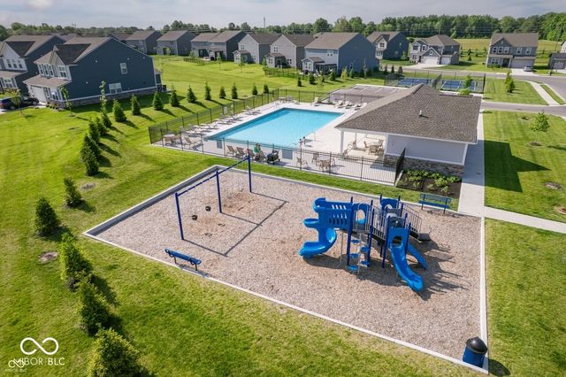 5343 Oak Knoll Drive, Whitestown, IN 46075