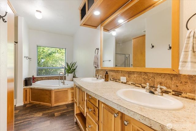 864 Spencer Road, Toledo, WA 98596