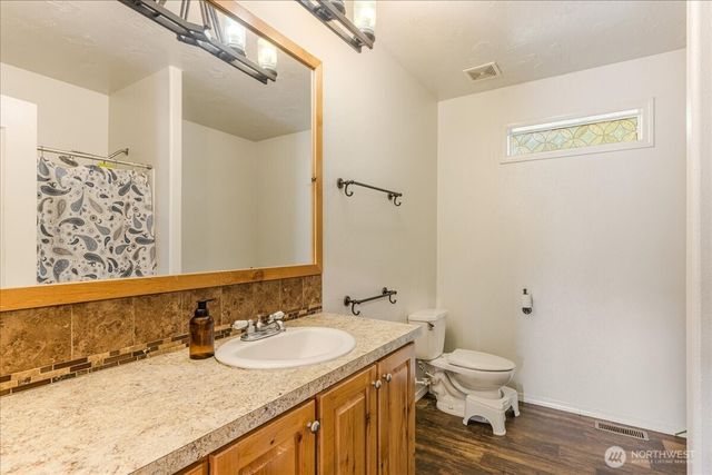 864 Spencer Road, Toledo, WA 98596