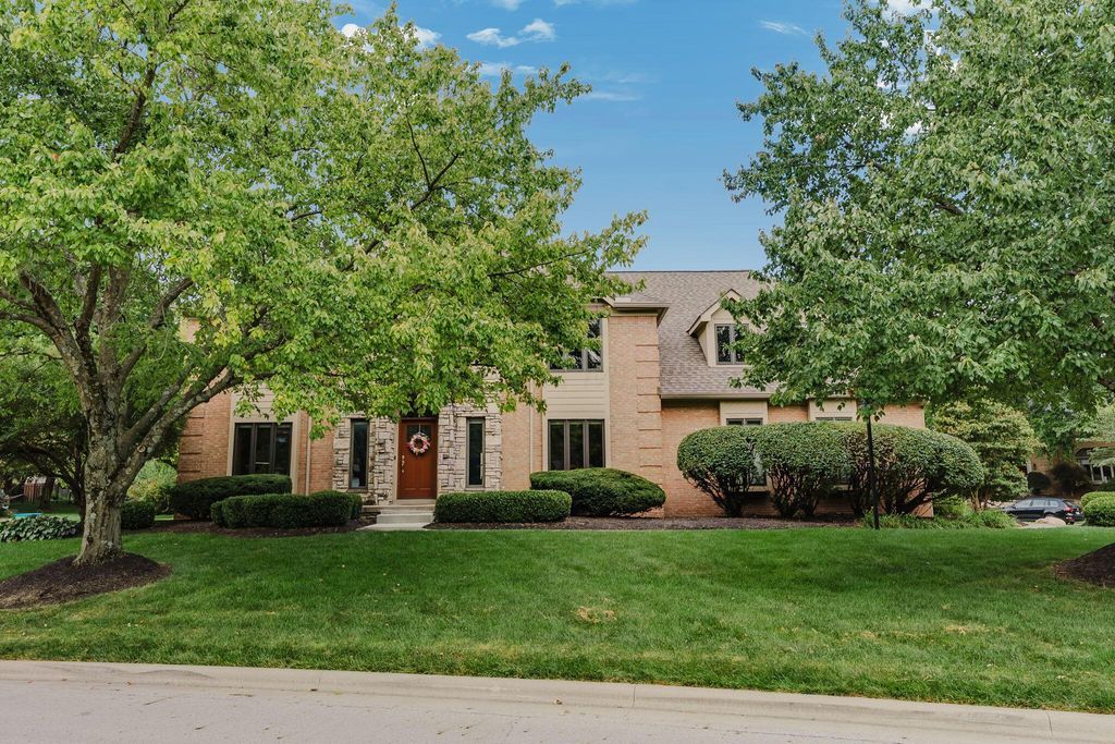 8222 Sanctuary Drive, Columbus, OH 43235