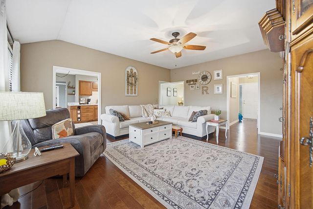 1052 Briarwood Way, Lawrenceburg, KY 40342