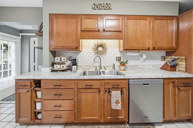 1052 Briarwood Way, Lawrenceburg, KY 40342