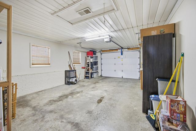 1052 Briarwood Way, Lawrenceburg, KY 40342