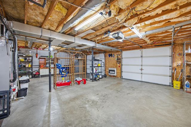 1052 Briarwood Way, Lawrenceburg, KY 40342