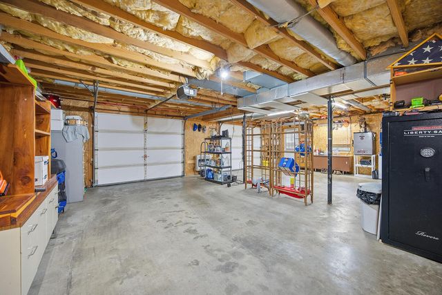 1052 Briarwood Way, Lawrenceburg, KY 40342