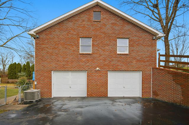 1052 Briarwood Way, Lawrenceburg, KY 40342