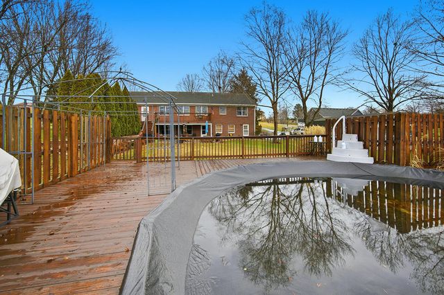 1052 Briarwood Way, Lawrenceburg, KY 40342