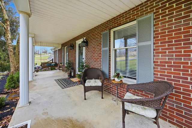 1052 Briarwood Way, Lawrenceburg, KY 40342