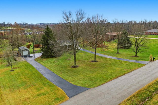 1052 Briarwood Way, Lawrenceburg, KY 40342