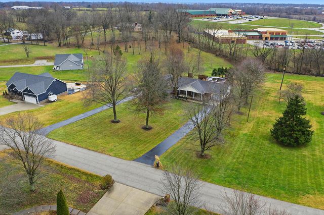 1052 Briarwood Way, Lawrenceburg, KY 40342