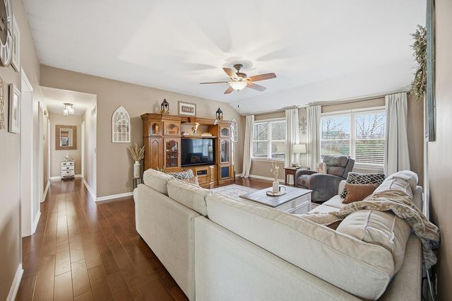 1052 Briarwood Way, Lawrenceburg, KY 40342