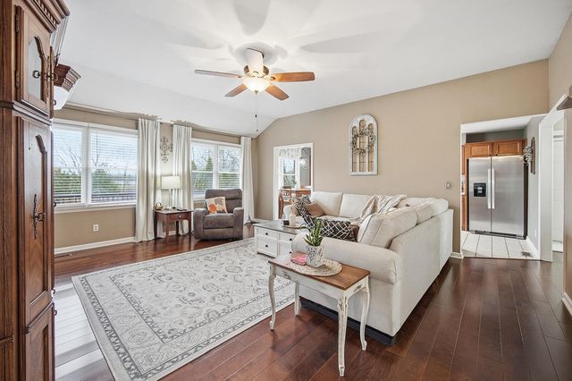 1052 Briarwood Way, Lawrenceburg, KY 40342