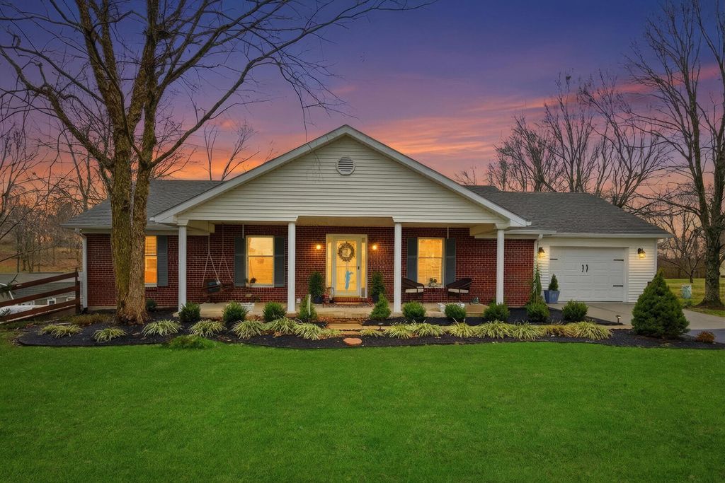 1052 Briarwood Way, Lawrenceburg, KY 40342