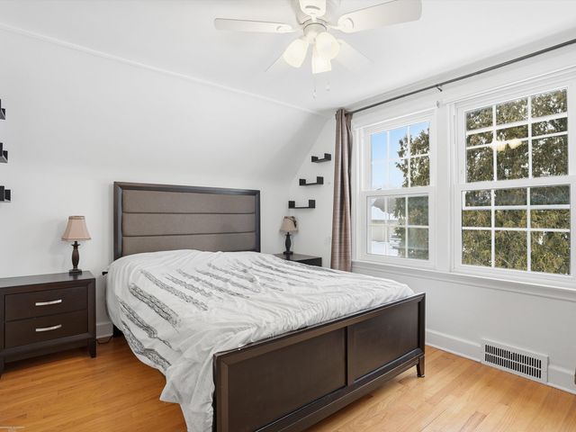 38181 Hayes Road, Sterling Heights, MI 48313