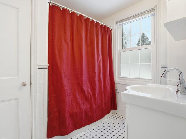 38181 Hayes Road, Sterling Heights, MI 48313