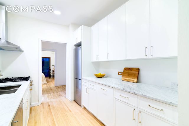 349 W 71st Street, New York City, NY 10023