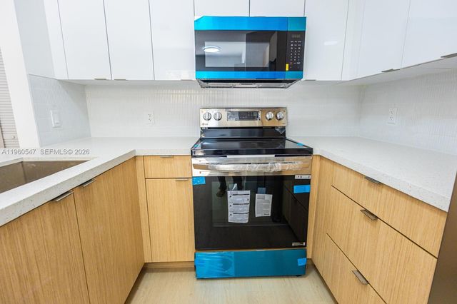 812 33rd St, West Palm Beach, FL 33407