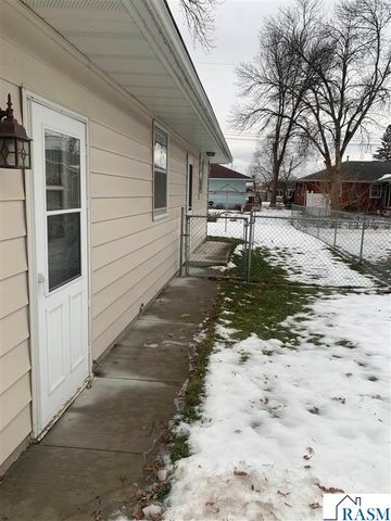 315 Floral Avenue, Mankato, MN 56001