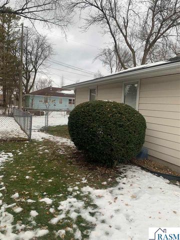 315 Floral Avenue, Mankato, MN 56001