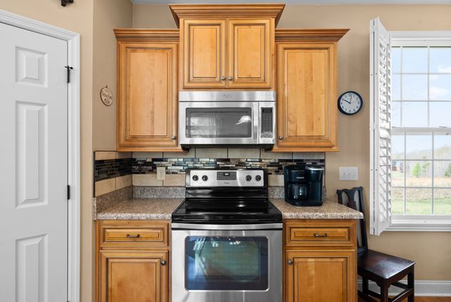 3337 Tarsus Rd, Palmyra, TN 37142