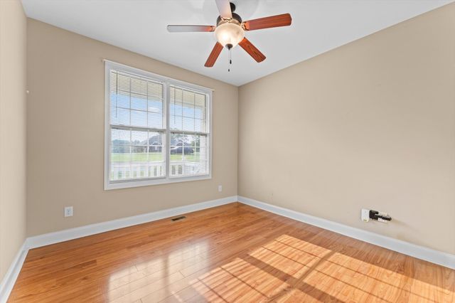 3337 Tarsus Rd, Palmyra, TN 37142