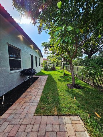 18951 SW 30th St, Miramar, FL 33029
