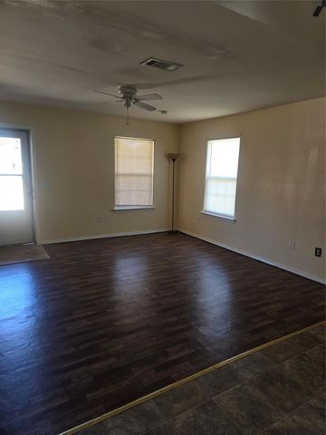 6205 Highway 6, Hitchcock, TX 77563