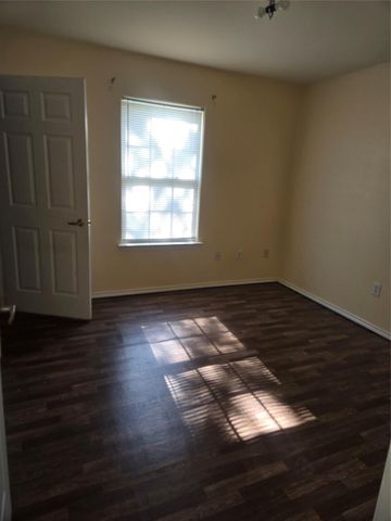 6205 Highway 6, Hitchcock, TX 77563