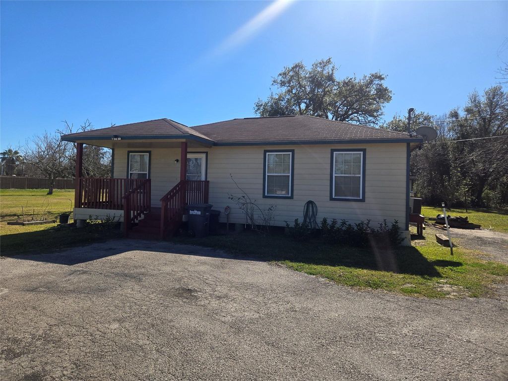 6205 Highway 6, Hitchcock, TX 77563