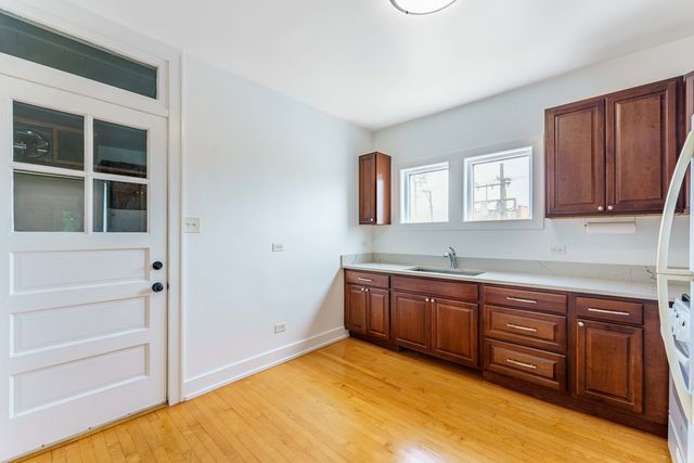2125 Wesley Avenue, Berwyn, IL 60402