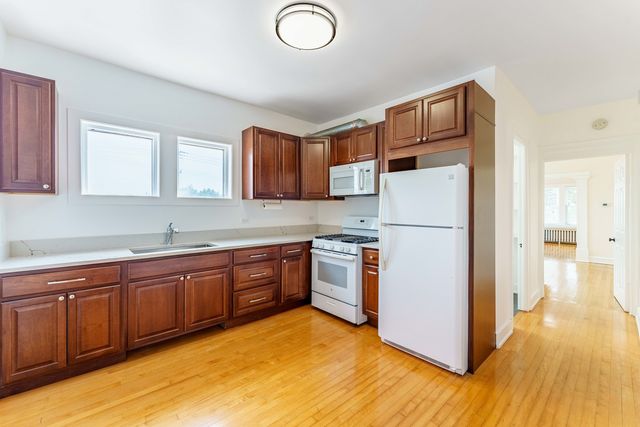 2125 Wesley Avenue, Berwyn, IL 60402