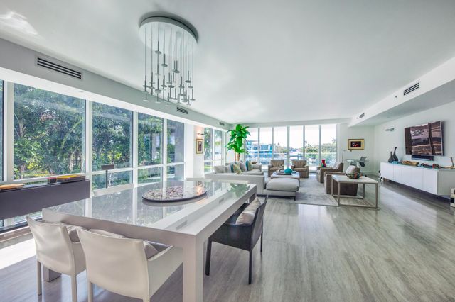 353 SUNSET Drive 202, Fort Lauderdale, FL 33301