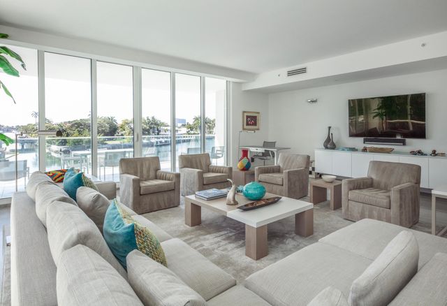 353 SUNSET Drive 202, Fort Lauderdale, FL 33301