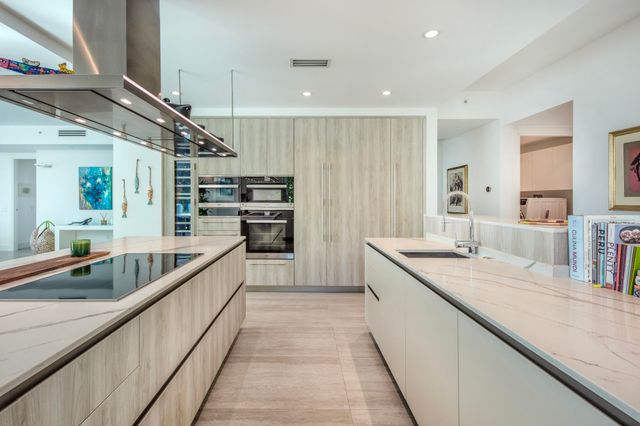 353 SUNSET Drive 202, Fort Lauderdale, FL 33301
