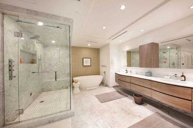 353 SUNSET Drive 202, Fort Lauderdale, FL 33301