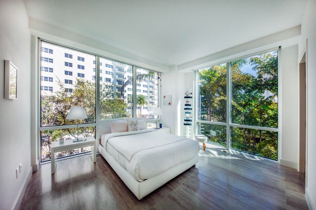 353 SUNSET Drive 202, Fort Lauderdale, FL 33301