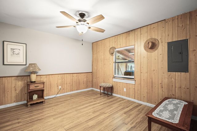 210 Striper Haven LN, Buchanan Dam, TX 78609