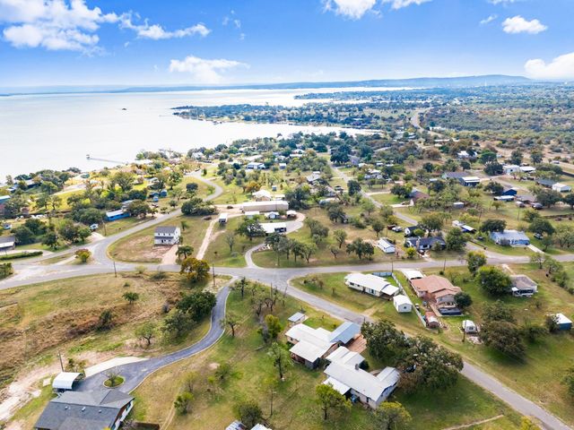 210 Striper Haven LN, Buchanan Dam, TX 78609