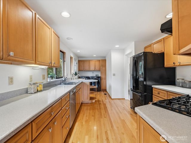 10248 Richwood Avenue NW, Seattle, WA 98177