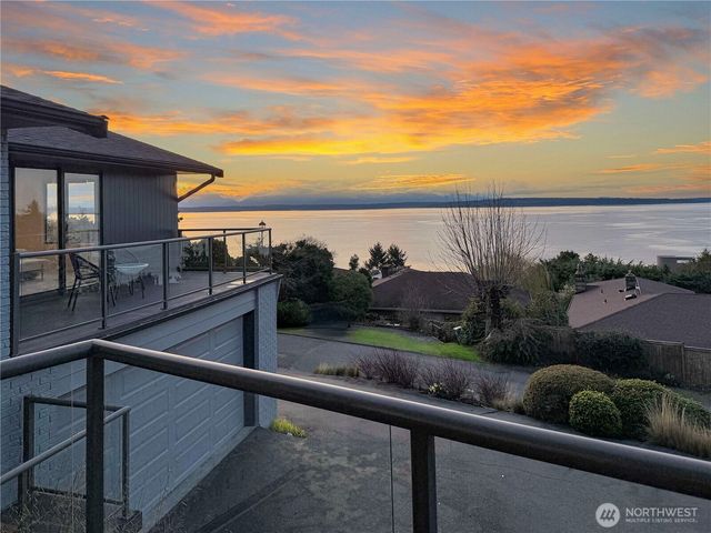 10248 Richwood Avenue NW, Seattle, WA 98177