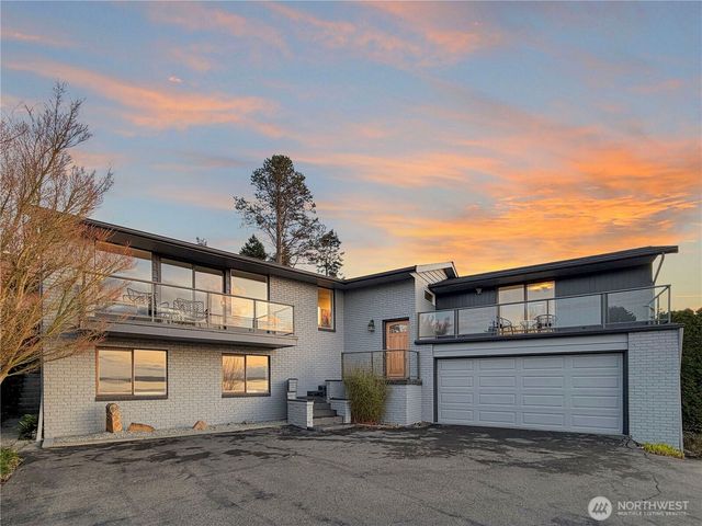 10248 Richwood Avenue NW, Seattle, WA 98177