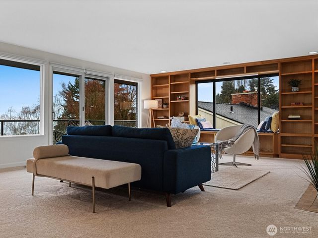 10248 Richwood Avenue NW, Seattle, WA 98177