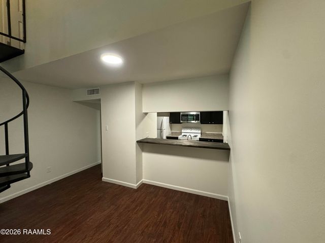 300 Lozes Avenue 903, Lafayette, LA 70508